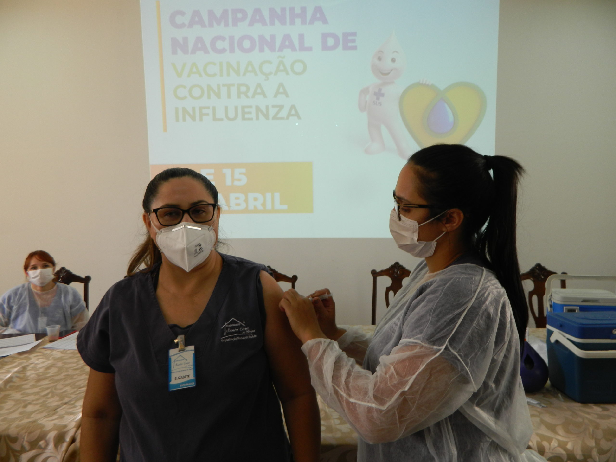 Nos dias 14 e 15 de abril, aconteceu a campanha de vacinação contra a Influenza
