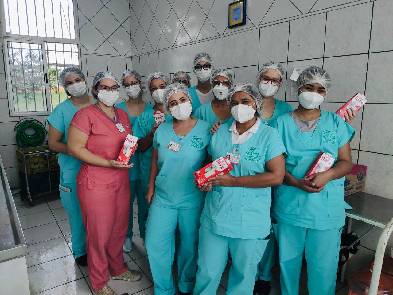 Alunos de Enfermagem da Etec Dr. Renato Cordeiro doam 480 litros de leite à Santa Casa