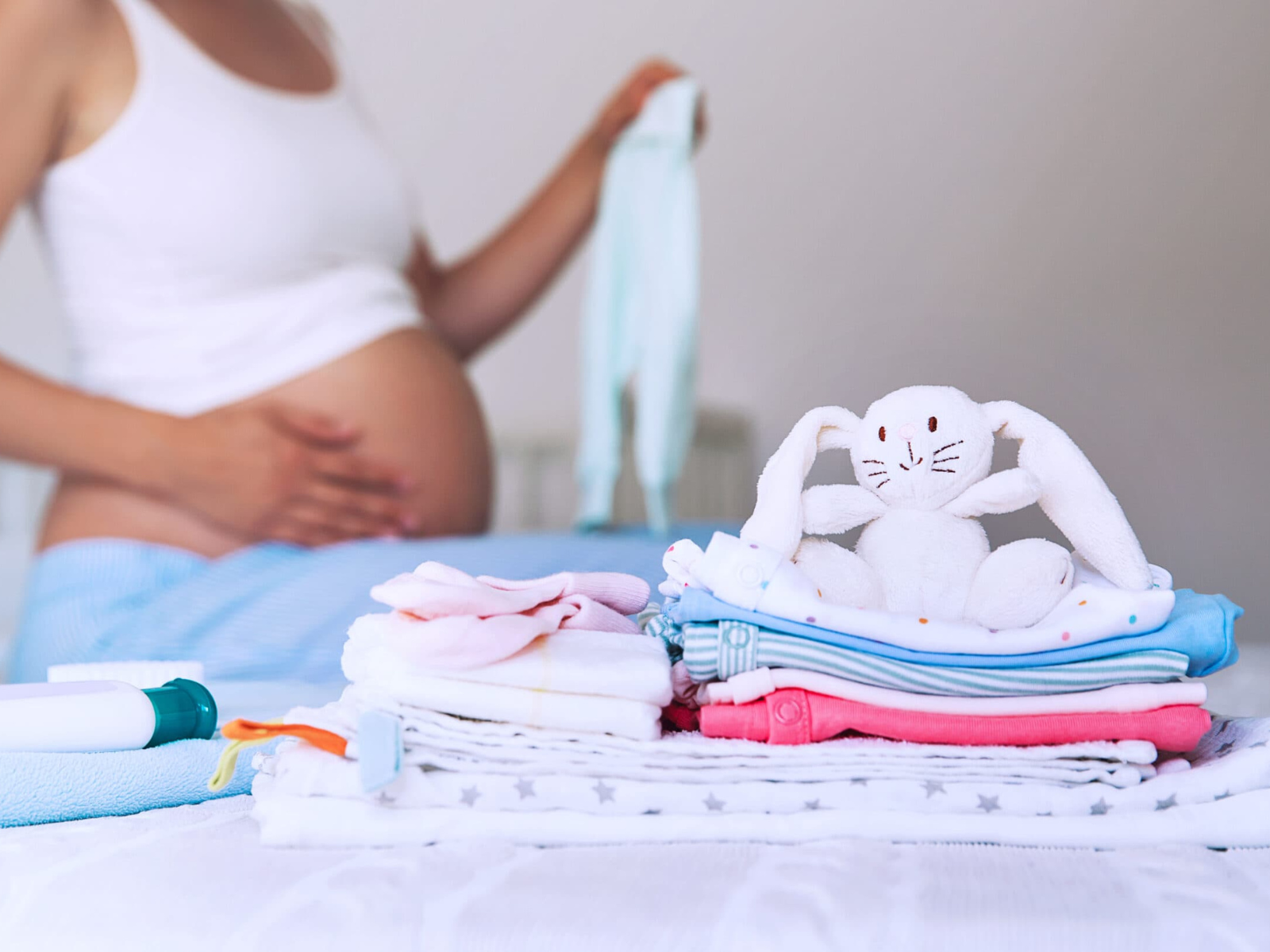 Arrumando a mochila maternidade: veja dicas do que trazer para a chegada do bebê